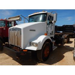 2001 KENWORTH T800 Roll Off Truck