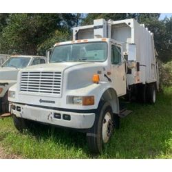 2002 INTERNATIONAL  Garbage / Sanitation Truck