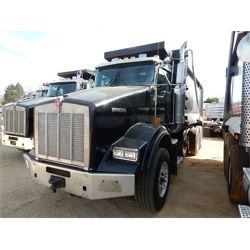 2006 KENWORTH T800 Dump Truck