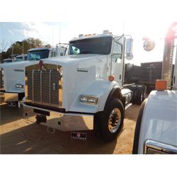 2019 KENWORTH T800 Cab and Chassis Truck