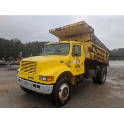 1997 INTERNATIONAL 4900 Dump Truck
