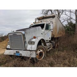 2000 FREIGHTLINER CLASSIC Day Cab Truck