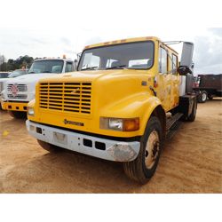 1999 INTERNATIONAL 4700 Fuel / Lube Truck