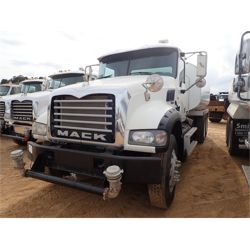 2011 MACK GU713 Water Truck