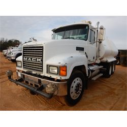 2000 MACK CH613 Water Truck