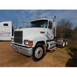 1998 MACK CH613 Day Cab Truck
