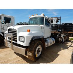 2002 MACK RD688S Roll Off Truck