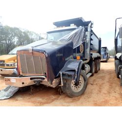 2011 KENWORTH T800 Dump Truck