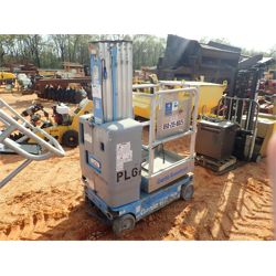 2011 GENIE GR-20 Forklift - Telehandler