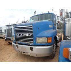 1999 MACK CH613 Day Cab Truck