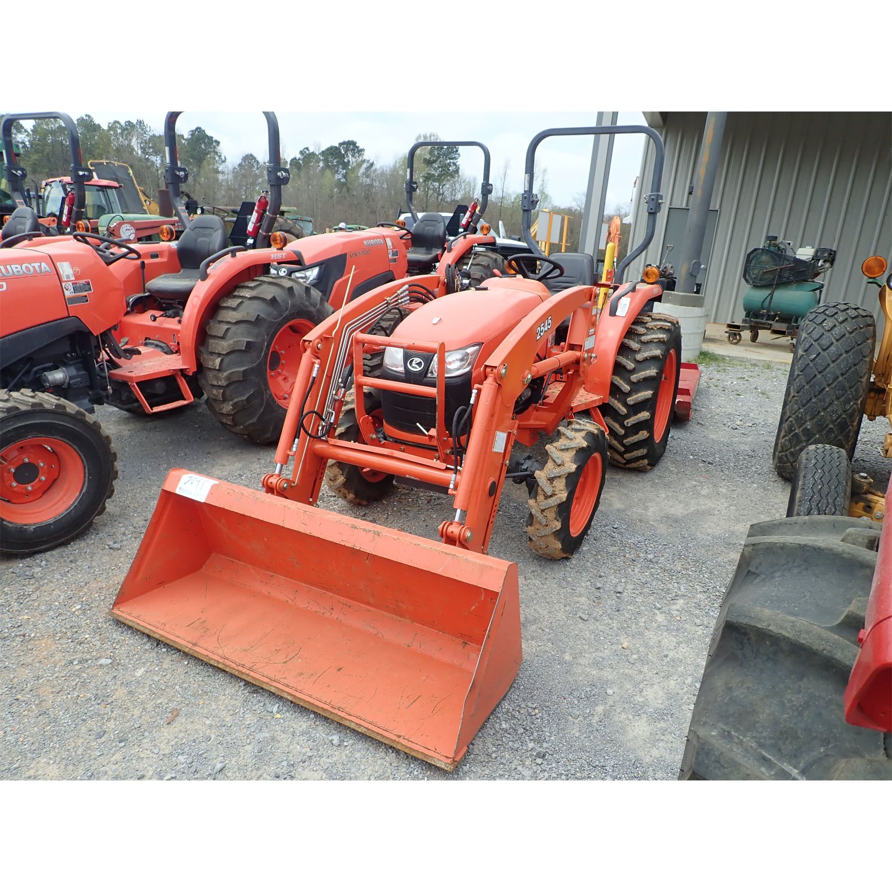 KUBOTA L3200 Tractor J.M. Wood Auction Company, Inc.