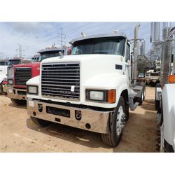 2011 MACK CH613 Day Cab Truck