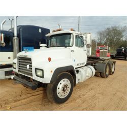 1992 MACK RD688S Day Cab Truck