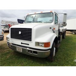 2001 INTERNATIONAL 4700 Rollback Truck