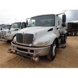 2005 INTERNATIONAL 4300 Water Truck