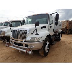 2005 INTERNATIONAL 4300 Water Truck