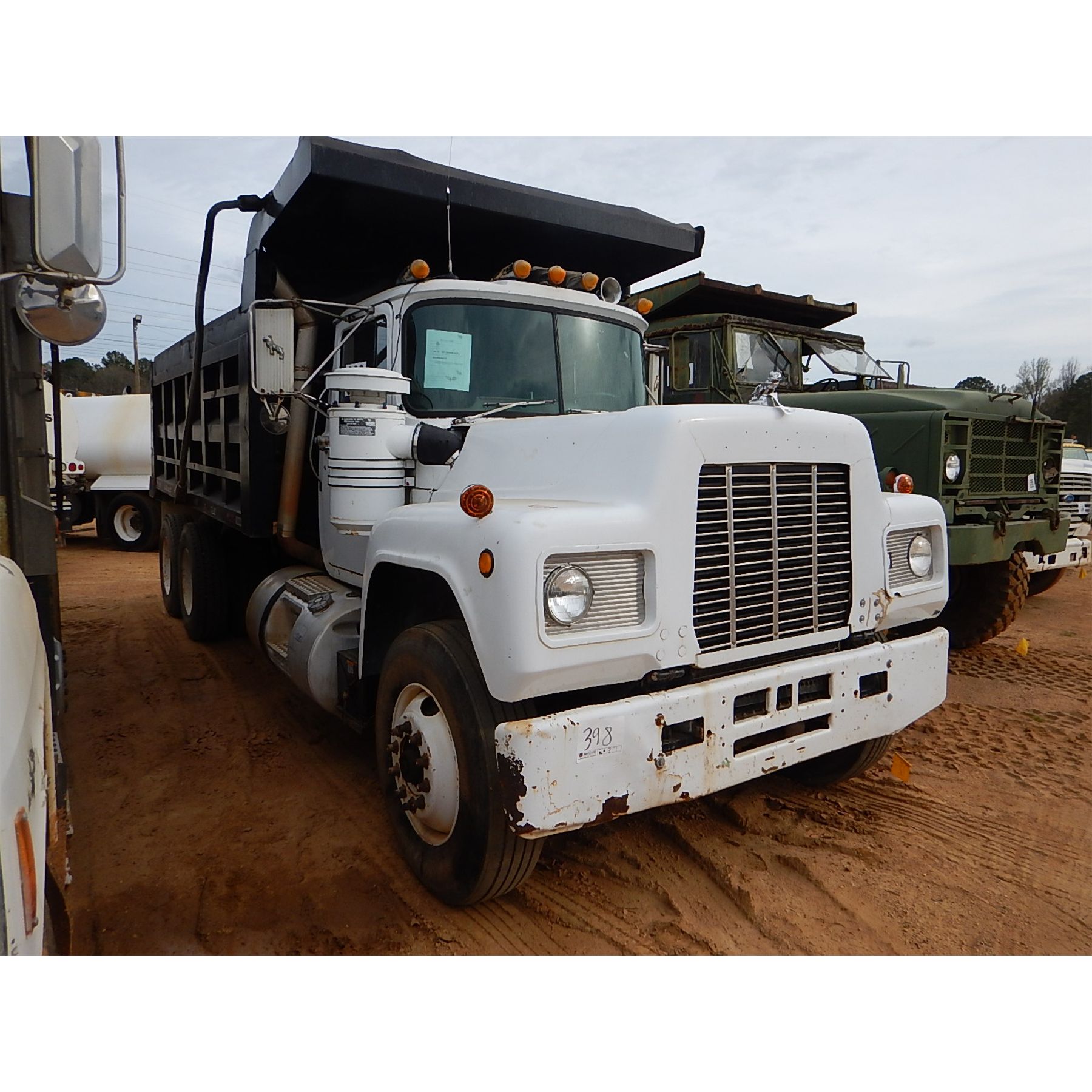Mack R686st 1987 MACK R686ST Dump Truck