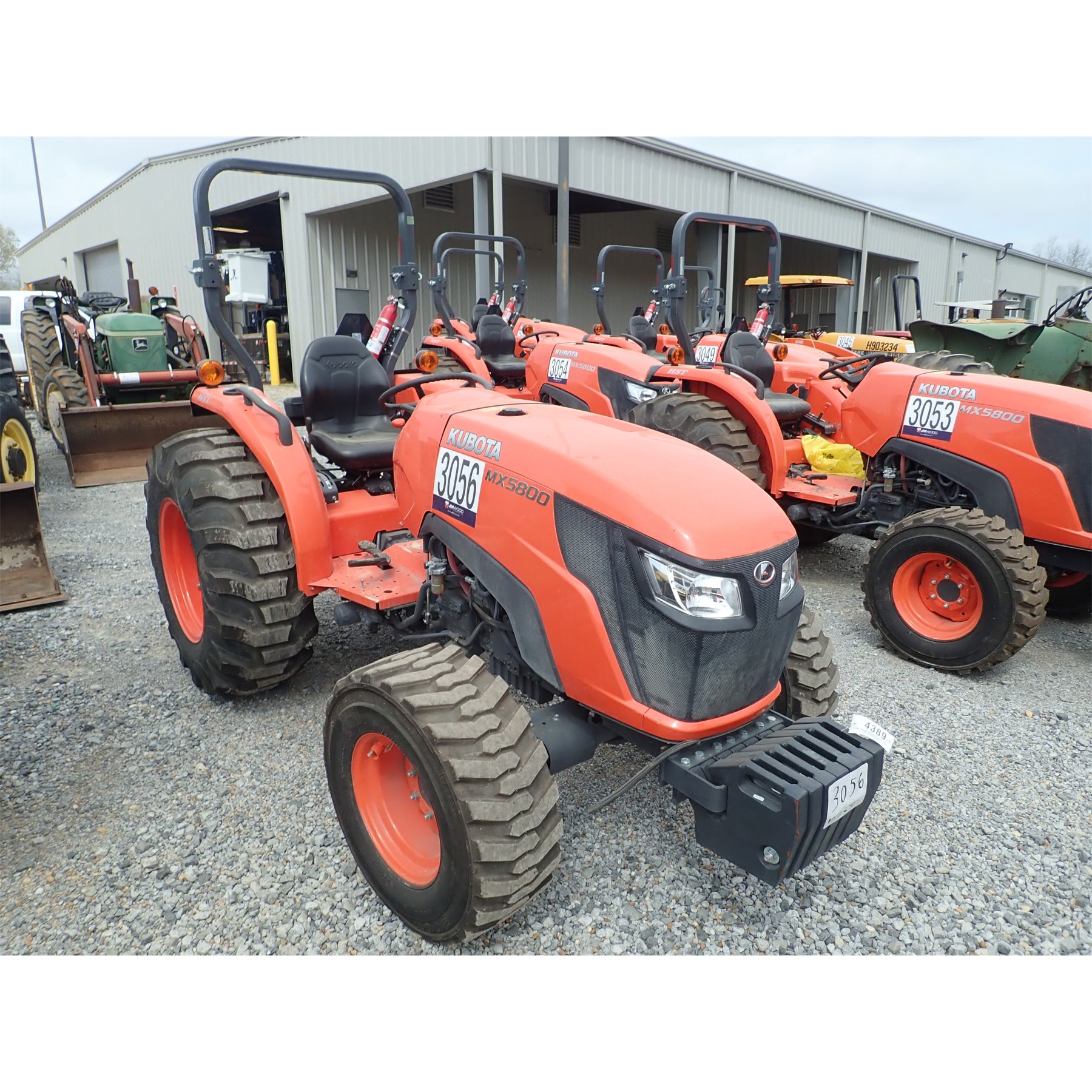 KUBOTA MX5800 Tractor