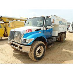 2002 INTERNATIONAL 7300 Dump Truck