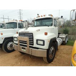 1995 MACK RD688S Day Cab Truck