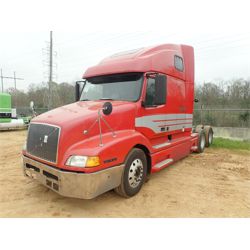 2001 VOLVO VNL Day Cab Truck