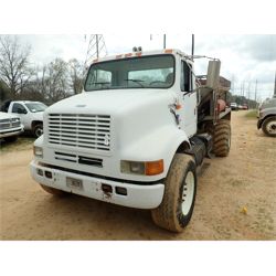 2000 INTERNATIONAL  Plow / Spreader Truck