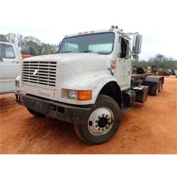 1995 INTERNATIONAL 4900 Roll Off Truck