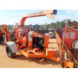 WOODCHUCK HYROLLER 1200 Chipper