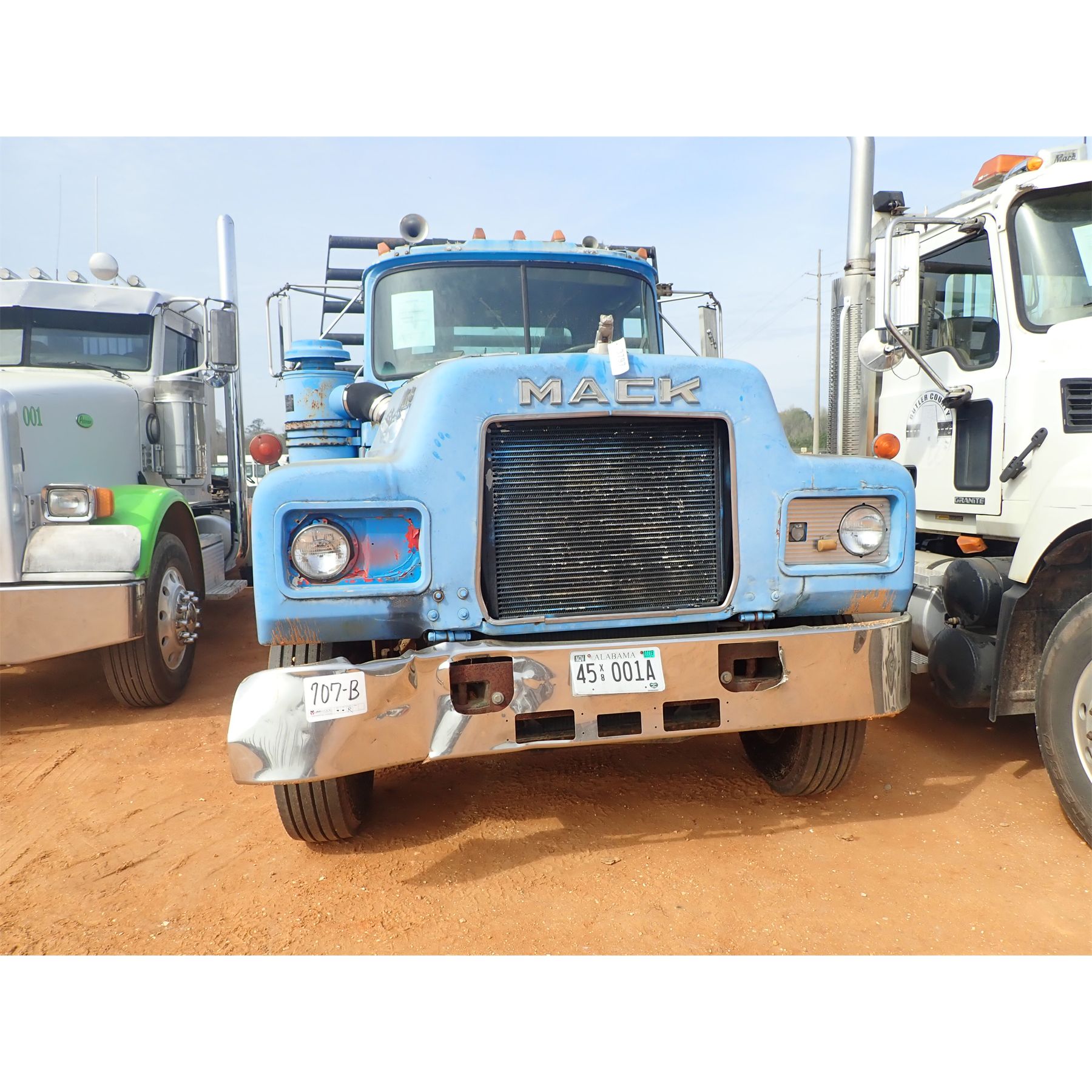 1985 MACK R688ST Day Cab Truck