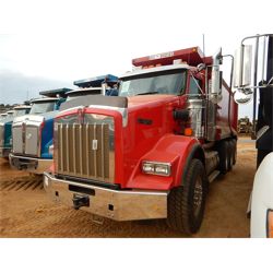 2016 KENWORTH T800 Dump Truck