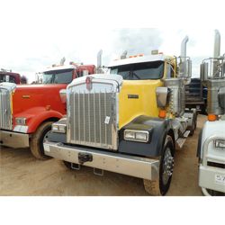 2017 KENWORTH W900 Day Cab Truck