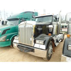2004 KENWORTH W900 Day Cab Truck