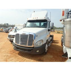 2013 FREIGHTLINER Cascadia Day Cab Truck