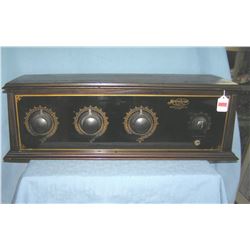 Antique Metrodyne Super Five table top radio