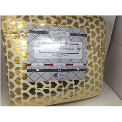 Solitude Collection Comforter (Full/Queen)