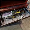 Image 2 : RED ROLLING 2 PIECE TOOL CHEST WITH CONTENTS