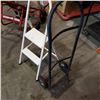 Image 2 : BLACK 2 WHEEL DOLLY AND 2 STEP STOOL