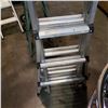 Image 2 : LITE TELESCOPING ARTICULATED ALUMINUM LADDER