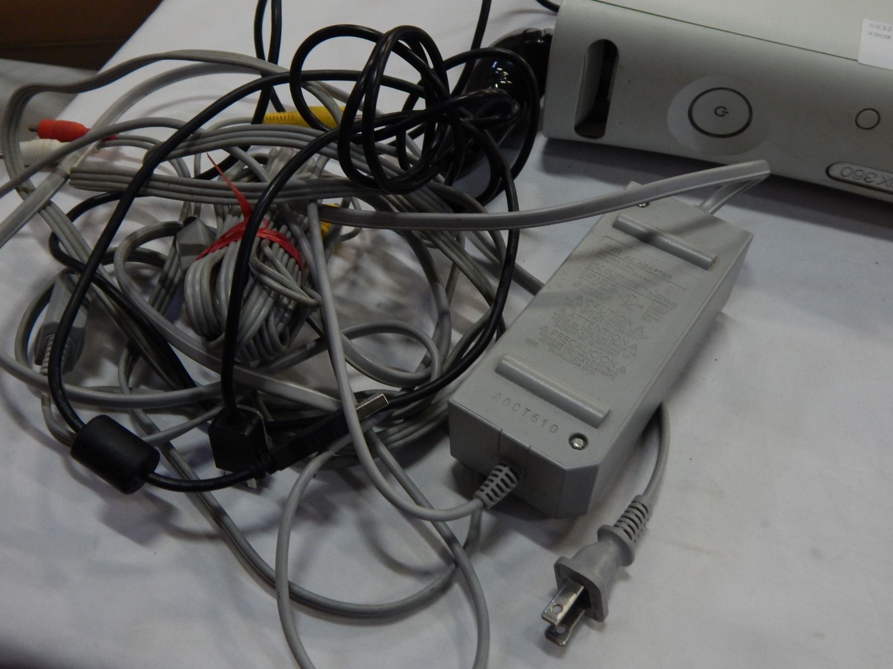 XBOX 360 CONSOLE AND VARIOUS CORDS Big Valley Auction
