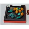 Image 2 : TRAY OF BEADED JEWELLERY AND WOODEN BOX OF BEADED PIECES