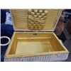 Image 2 : VINTAGE SEWING BASKET BY BACON BASKETWARE