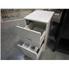Image 2 : METAL 2 DRAWER FILING CABINET