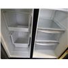 Image 9 : STAINLESS FRIGIDAIRE PROFESSIONAL SERIES SIDE BY SIDE REFRIGERATOR W/ ICE MAKER AND WATER - TESTED A