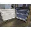 Image 8 : STAINLESS SAMSUNG REFRIGERATOR W/ BOTTOM FREEZER 2 DRAWER  - TESTED AND WORKING