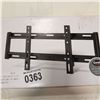 Image 3 : NEW OVERSTOCK INSIGNIA13-32 INCH FIXED POSITION TV WALL MOUNT 40LB CAPACITY