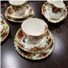 Image 2 : 28 PIECES ROYAL ALBERT OLD COUNTRY ROSE CHINA 5 TEACUPS AND SAUCERS, TEA POT, CREAM AND SUGAR AND BO