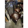 Image 3 : DINING ROOM TABLE W/ 1 LEAF AND 4 CHAIRS