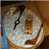 Image 2 : LOT OF WINE ITEMS ON SHELL TRAY AND FISH AND SHELL ITEMS