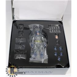 BATMAN ASCENDING KNIGHT 1:12 SCALE COLLECTIBLE