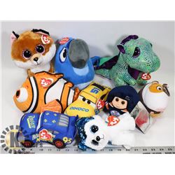 FLAT OF ASSORTED PLUSH ANIMALS.
